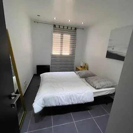 Les Turenes Apartman *